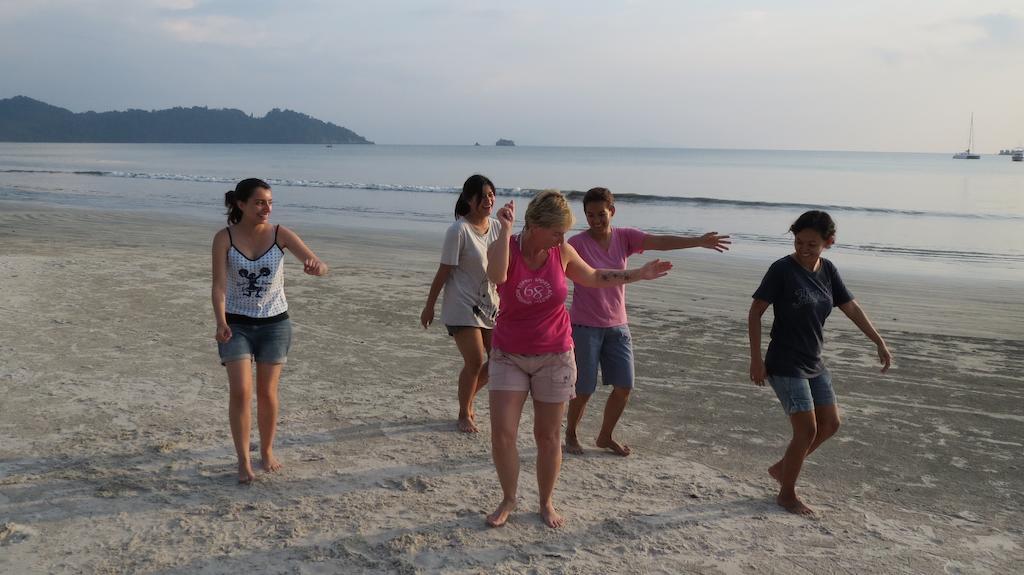 Frog Beach House Koh Phayam Exterior photo