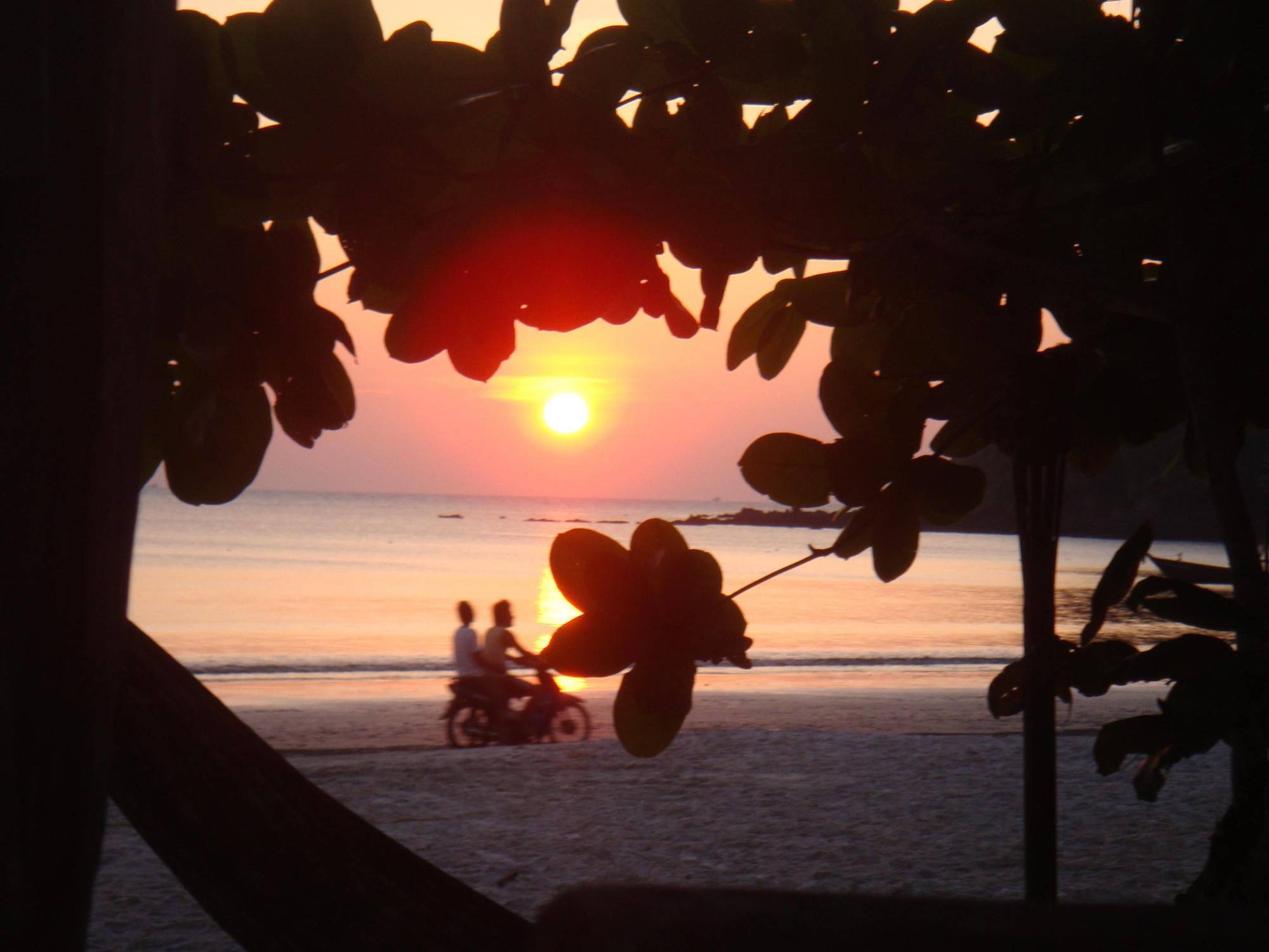 Frog Beach House Koh Phayam Exterior photo