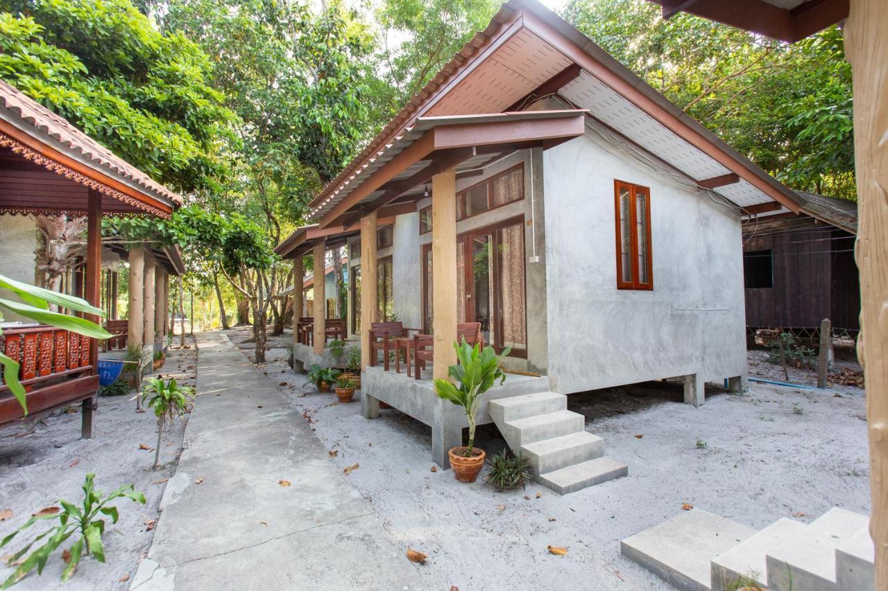 Frog Beach House Koh Phayam Exterior photo
