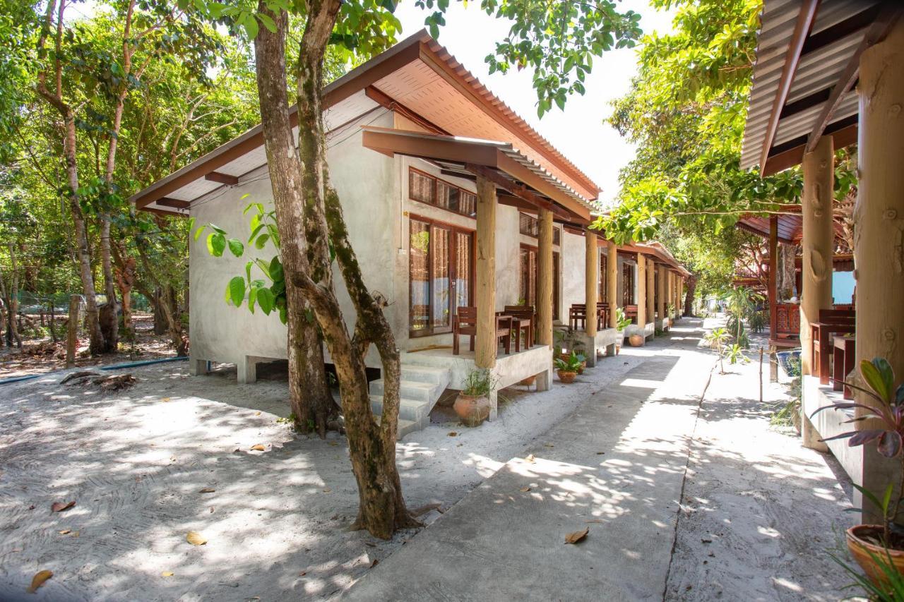 Frog Beach House Koh Phayam Exterior photo